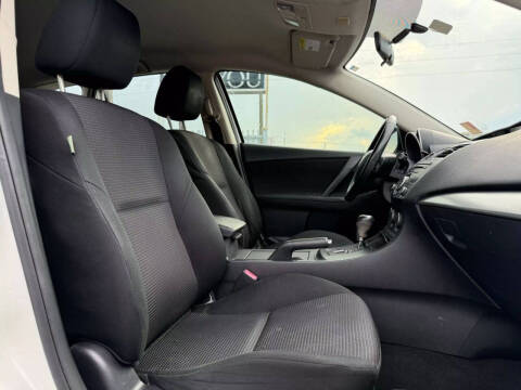 2013 Mazda MAZDA3 i Touring