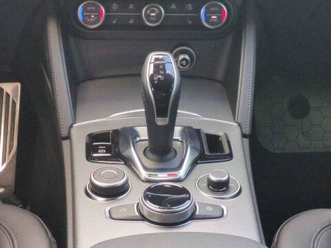 2025 Alfa Romeo Stelvio