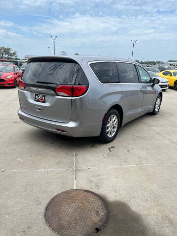 2017 Chrysler Pacifica LX