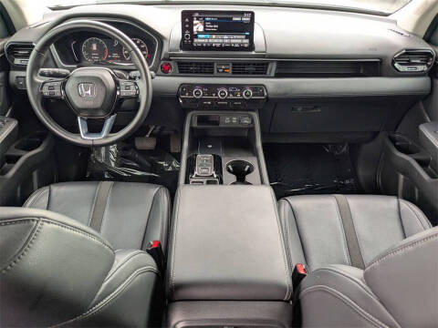 2024 Honda Pilot EX-L w/Rear Captain's Chairs