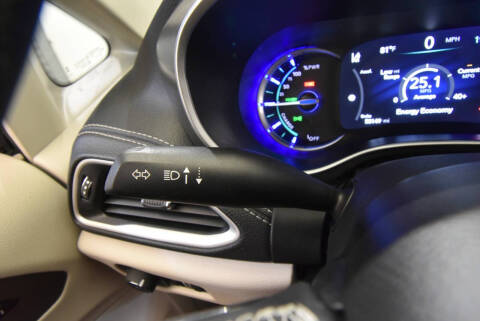 2024 Chrysler Pacifica Plug-In Hybrid Select