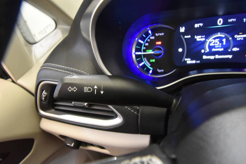 2024 Chrysler Pacifica Plug-In Hybrid Select