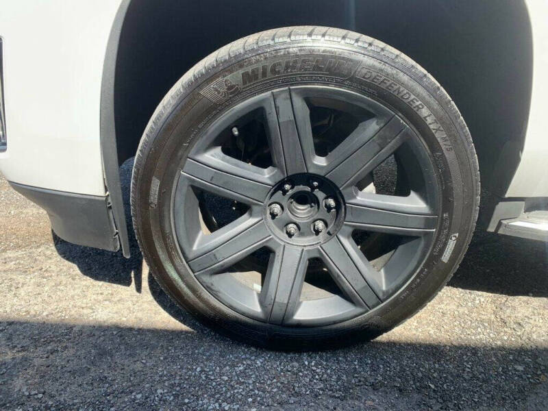 2016 Cadillac Escalade Luxury Collection