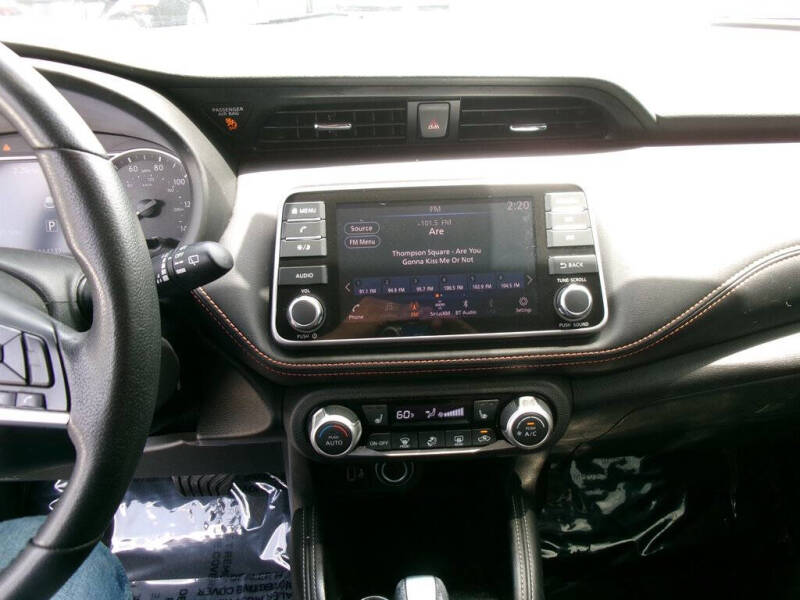 2019 Nissan Kicks SR