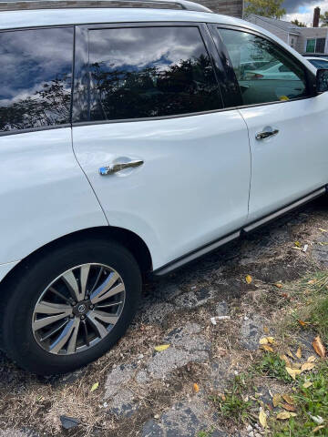 2017 Nissan Pathfinder SL