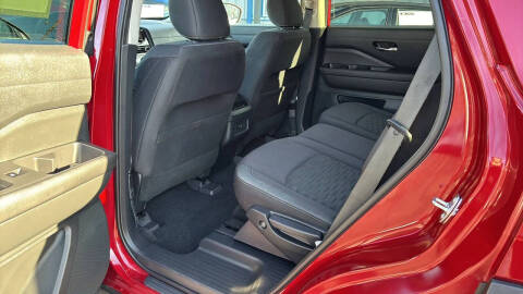 2022 Nissan Pathfinder SV