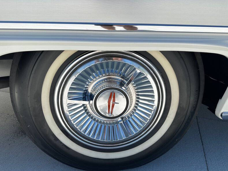 1962 Oldsmobile Starfire