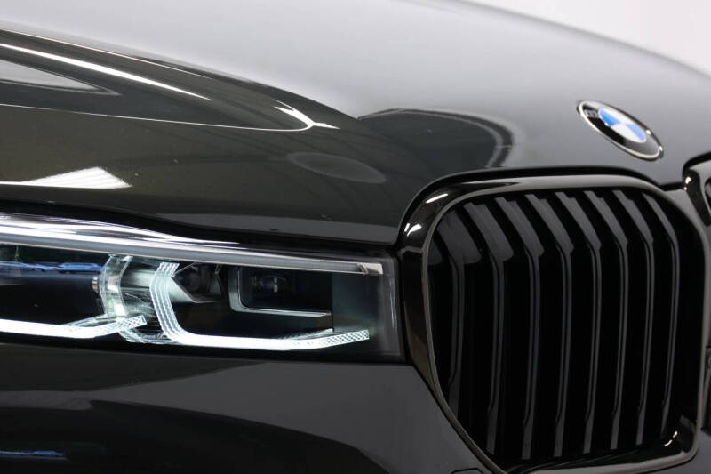 2022 BMW 7 Series M760i xDrive