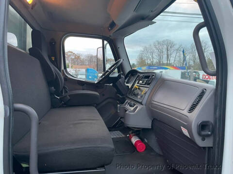 2015 Freightliner M2 106