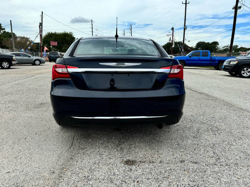 2013 Chrysler 200 Touring