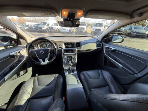 2015 Volvo V60 Cross Country T5