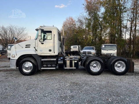 2013 Mack Pinnacle