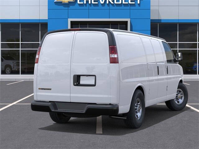 2025 Chevrolet Express 3500
