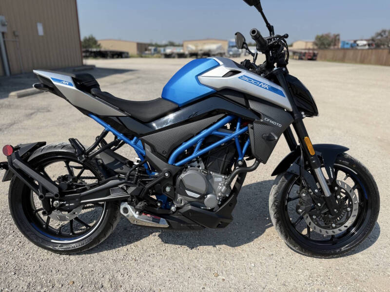 2023 CFMoto 300NK