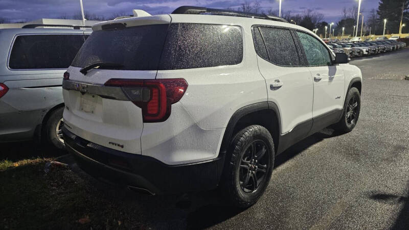 2023 GMC Acadia AT4