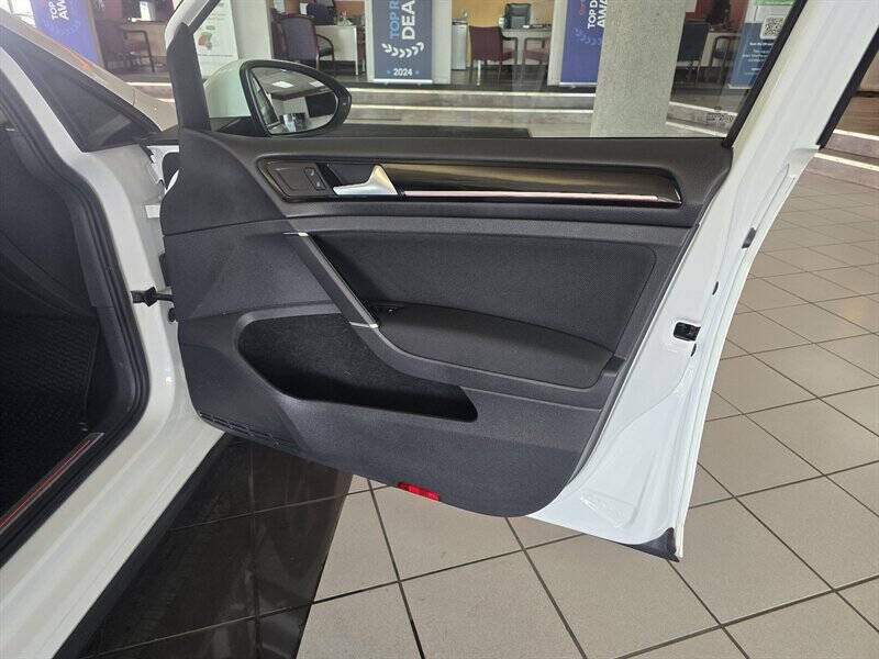 2017 Volkswagen Golf GTI S