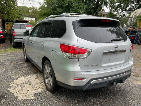 2013 Nissan Pathfinder for sale at Drive Deleon in Yonkers NY