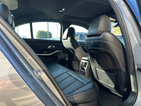 2023 BMW 3 Series 330i