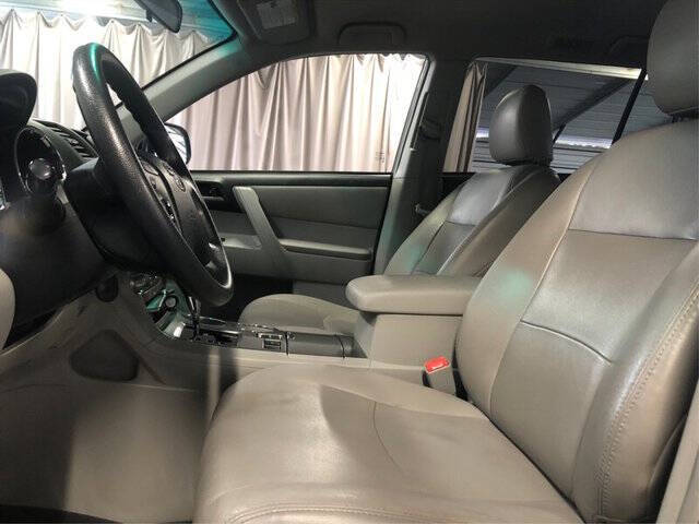 2011 Toyota Highlander SE