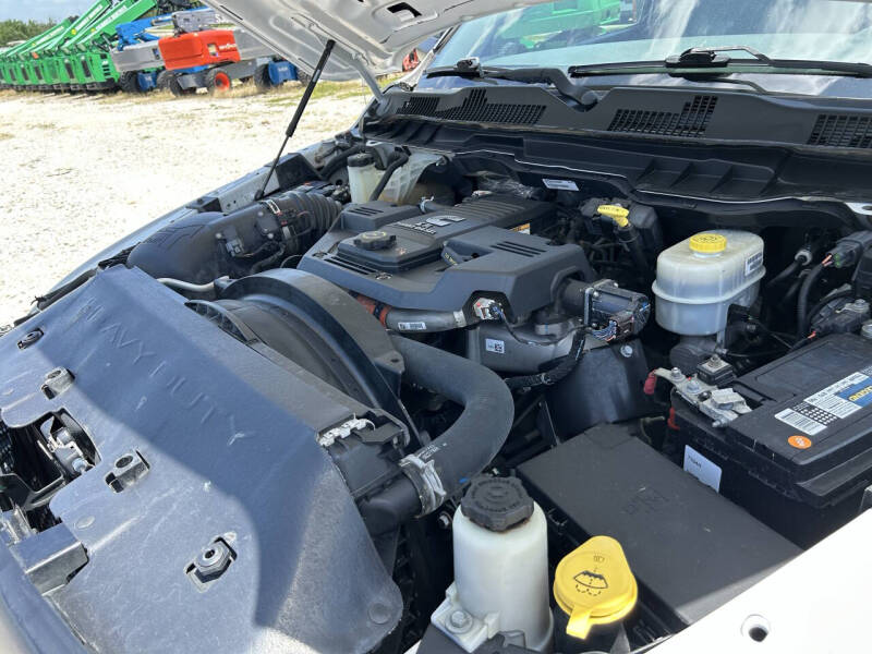 2017 RAM 3500 4wd Cummins Truck