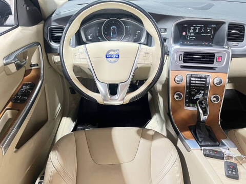 2016 Volvo S60 T5 Drive-E Inscription Platinum