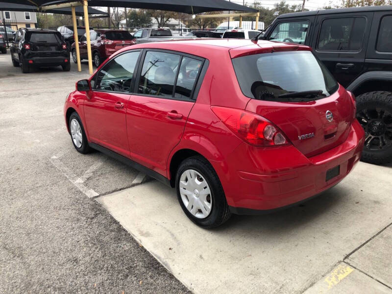 2012 Nissan Versa 1.8 SL