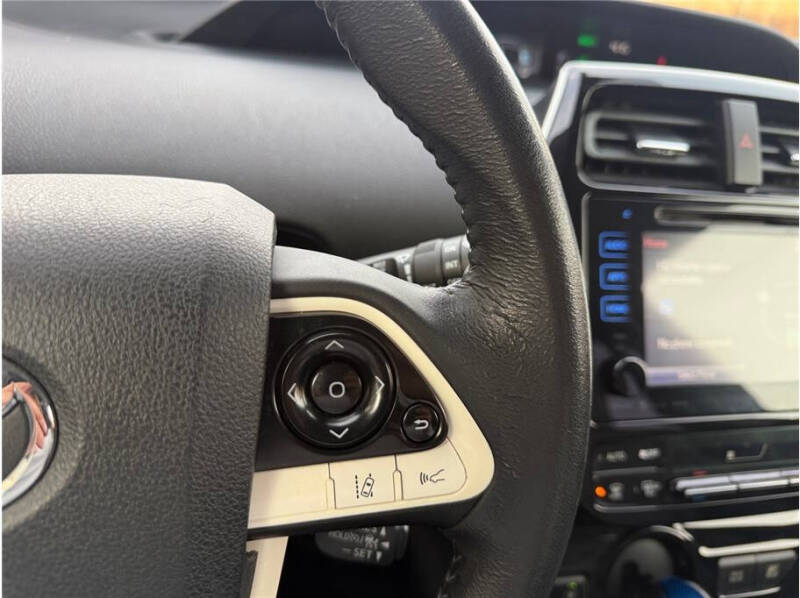 2017 Toyota Prius Three Touring