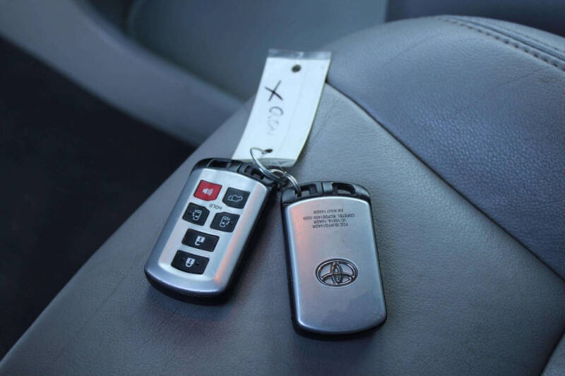 2019 Toyota Sienna XLE 8-Passenger