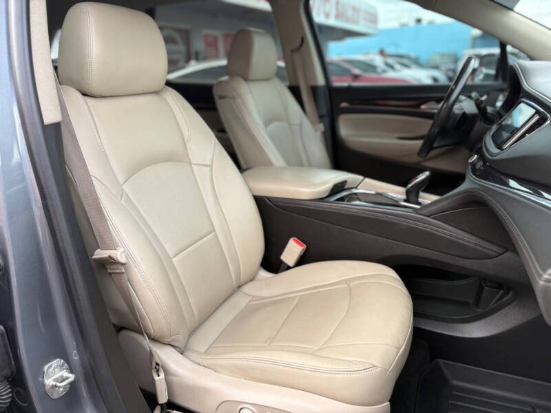 2021 Buick Enclave Essence
