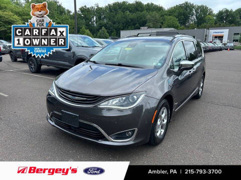 2017 Chrysler Pacifica Hybrid