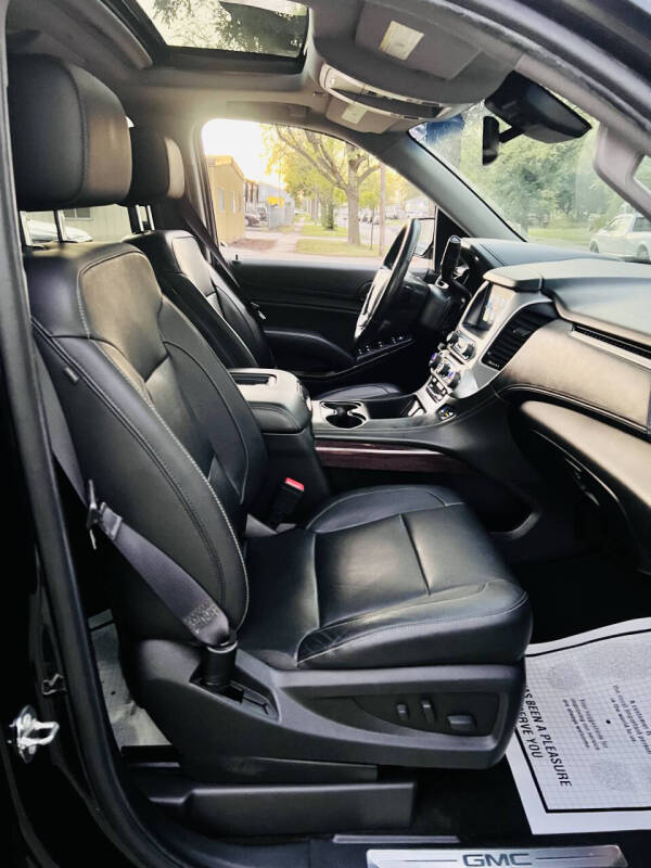 2017 GMC Yukon XL SLT