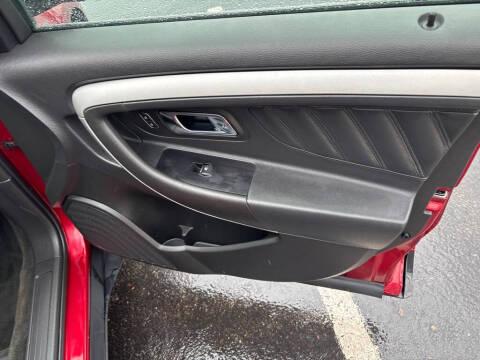 2018 Ford Taurus SEL