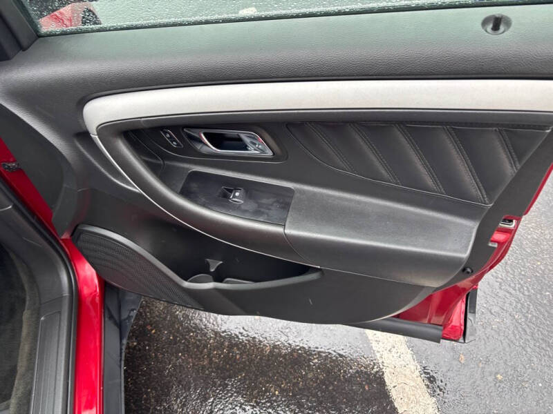 2018 Ford Taurus SEL