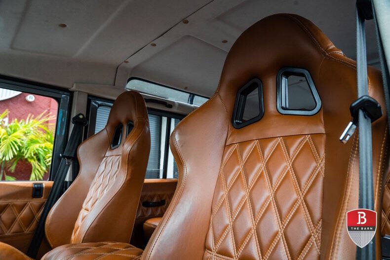 1987 Land Rover Defender