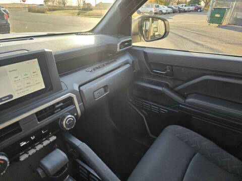 2024 Toyota Tacoma SR