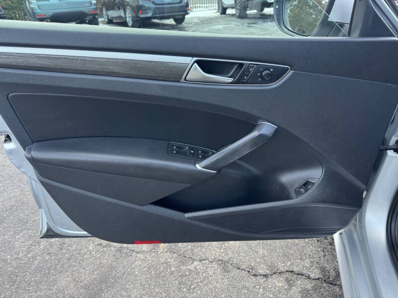 2018 Volkswagen Passat 2.0T SE