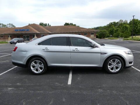 2017 Ford Taurus SE