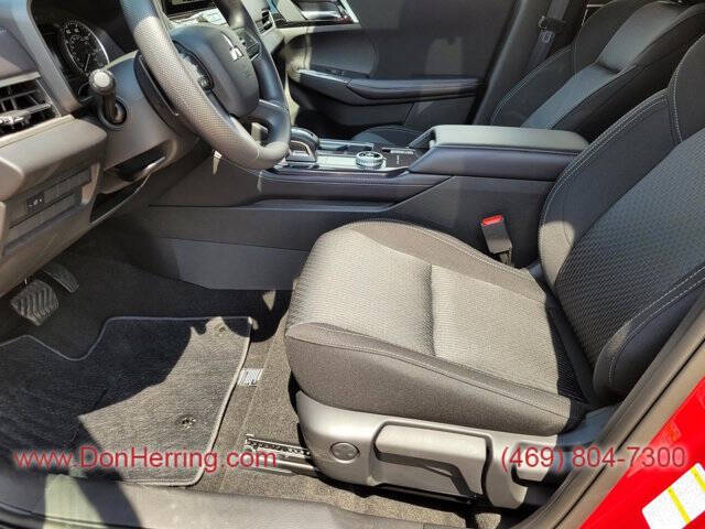 2025 Mitsubishi Outlander ES