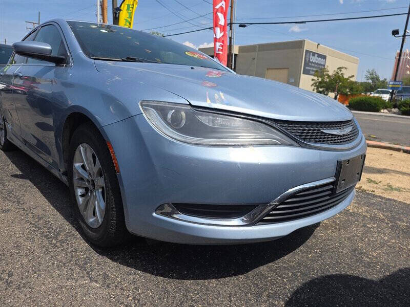 2015 Chrysler 200 Limited's photo