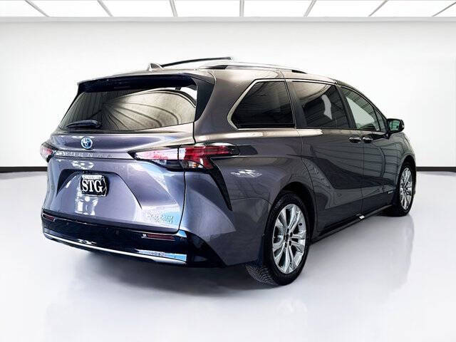 2021 Toyota Sienna Platinum 7-Passenger