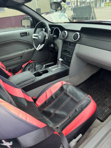 2006 Ford Mustang V6 Standard