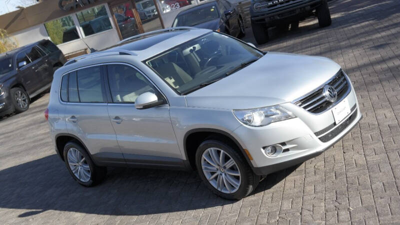 2011 Volkswagen Tiguan for sale at Cars-KC LLC in Overland Park KS