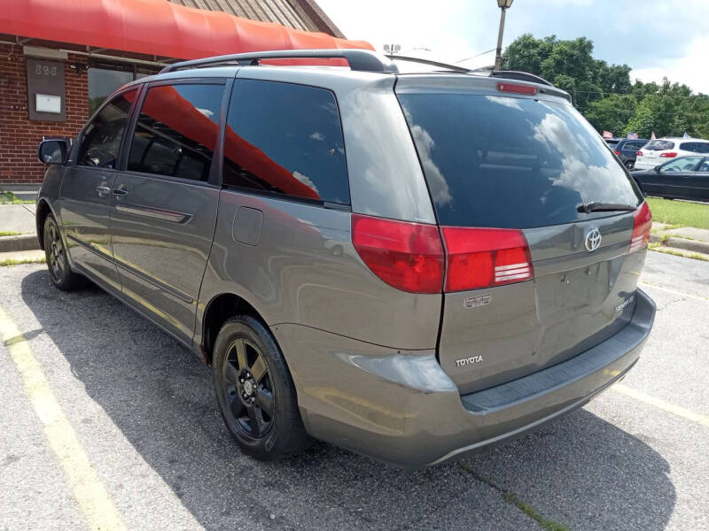 2004 Toyota Sienna