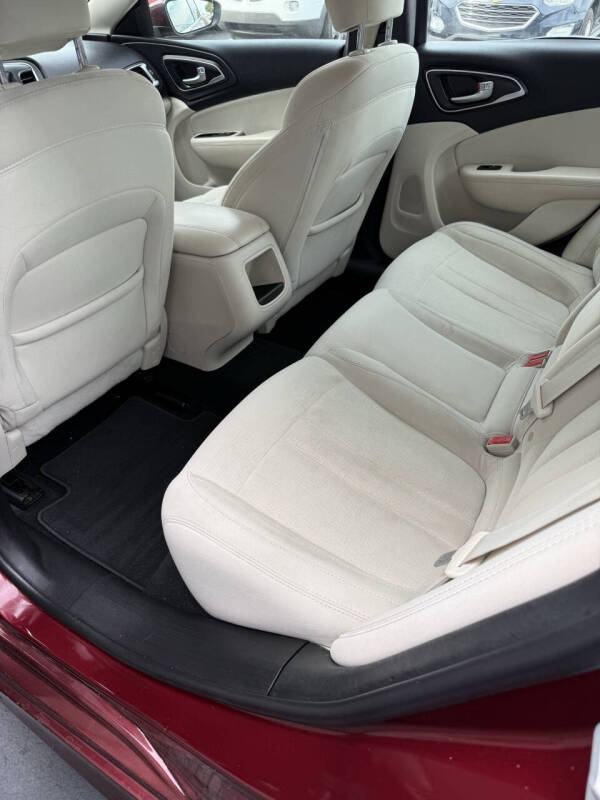 2016 Chrysler 200 Limited