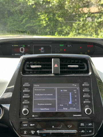 2022 Toyota Prius LE