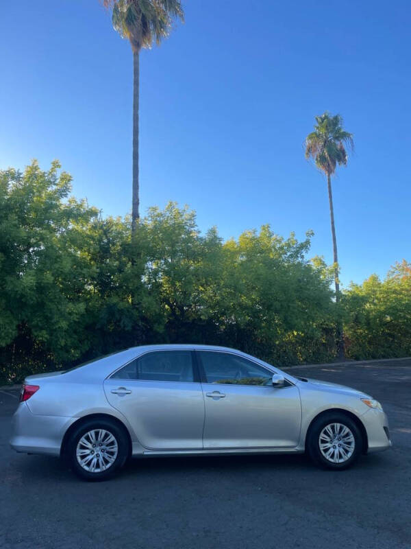 2012 Toyota Camry L photo 5