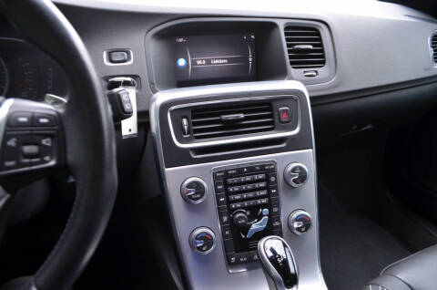 2017 Volvo V60 T5 Dynamic