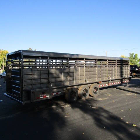 2026 GR 32FT STOCK TRAILER