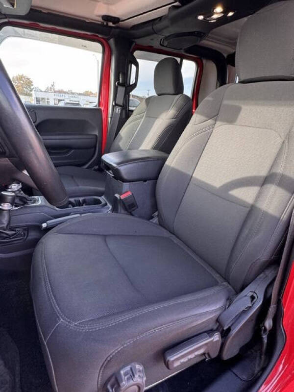 2022 Jeep Gladiator Sport