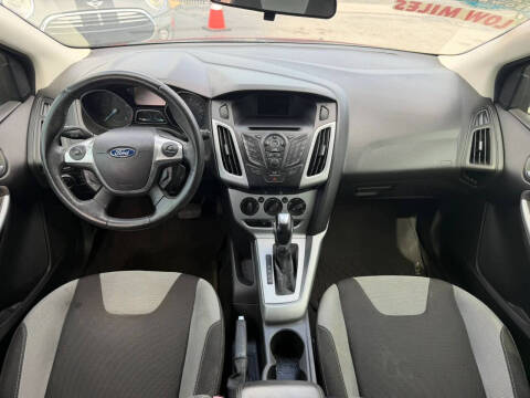 2012 Ford Focus SE